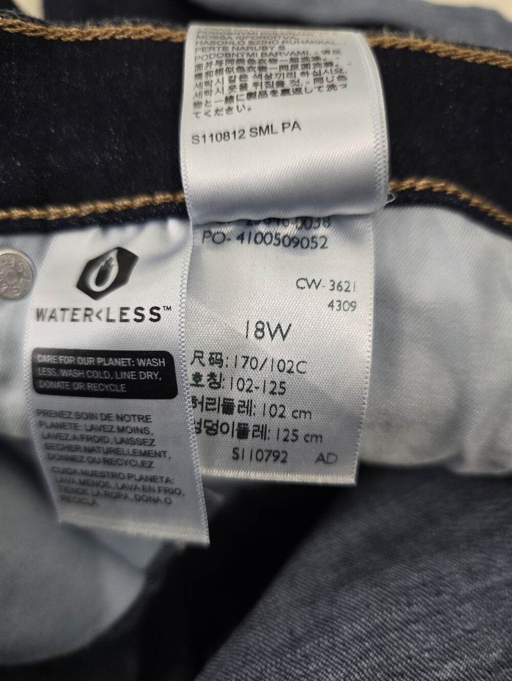 Levi’s Classic Bermuda Shorts- 18W - Picture 4 of 4